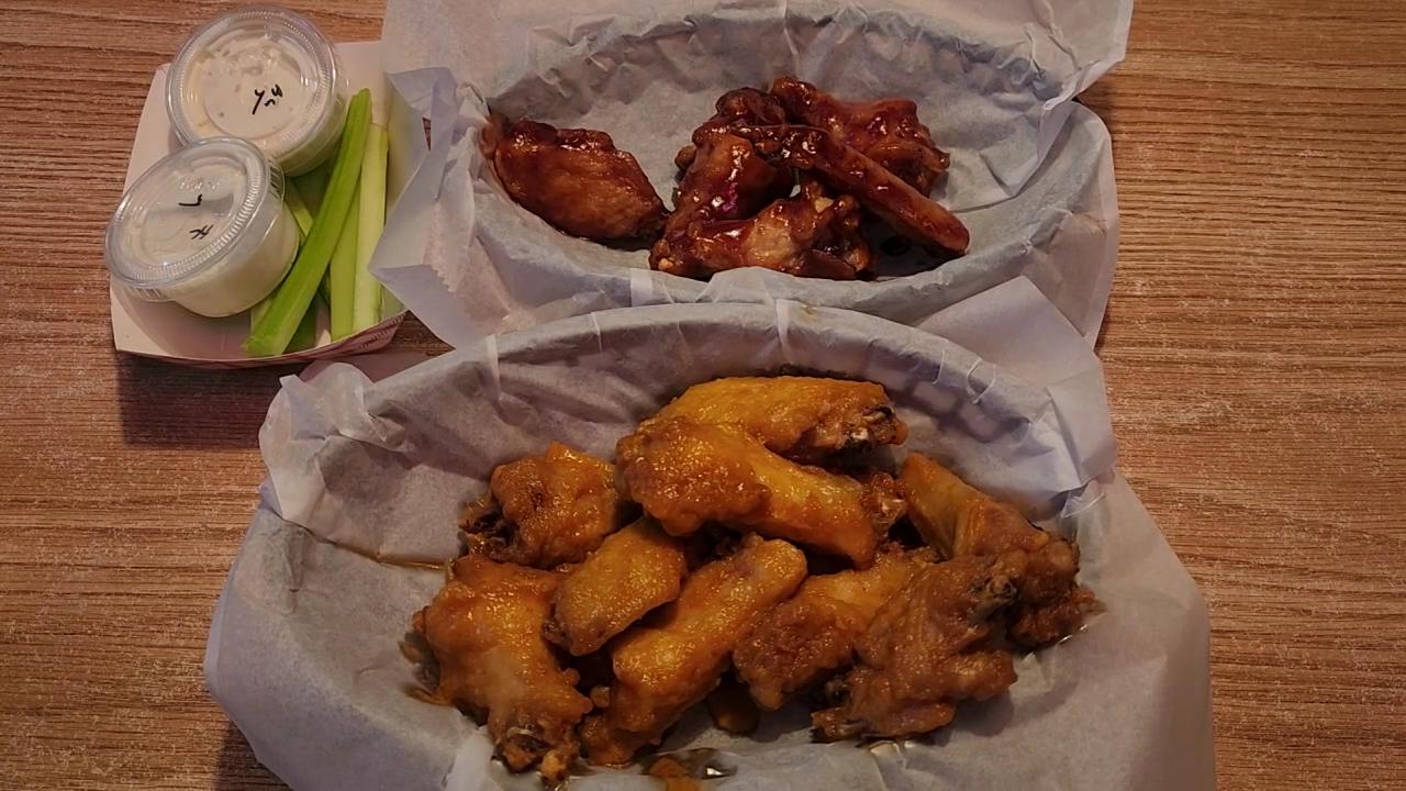 Logo's Sports Bar & Grill